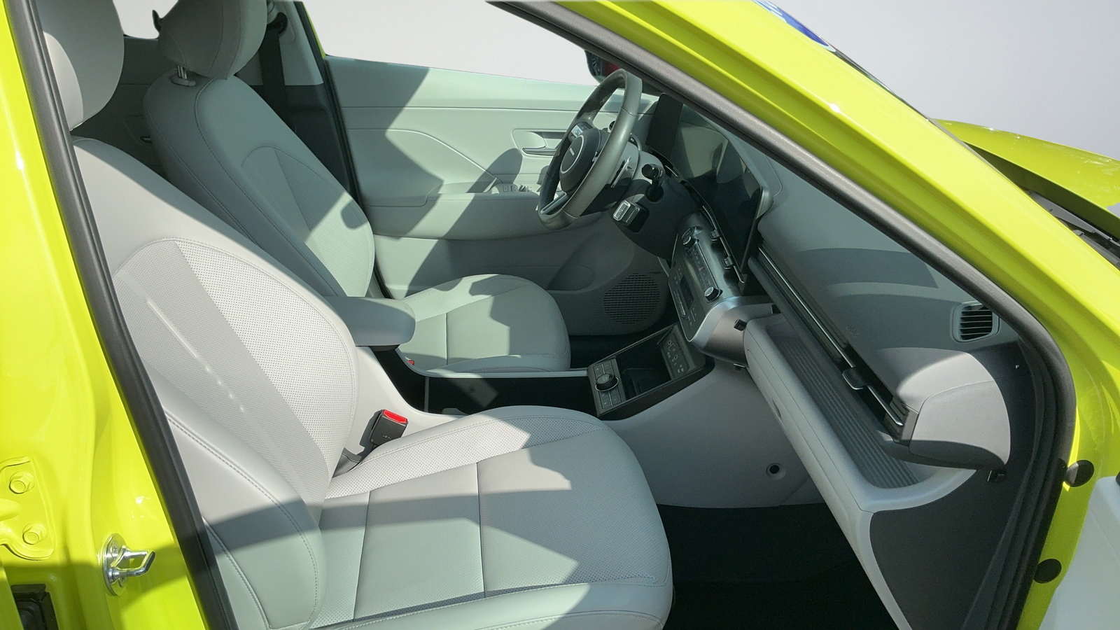 Used 2024 Hyundai Kona Limited FWD image 41