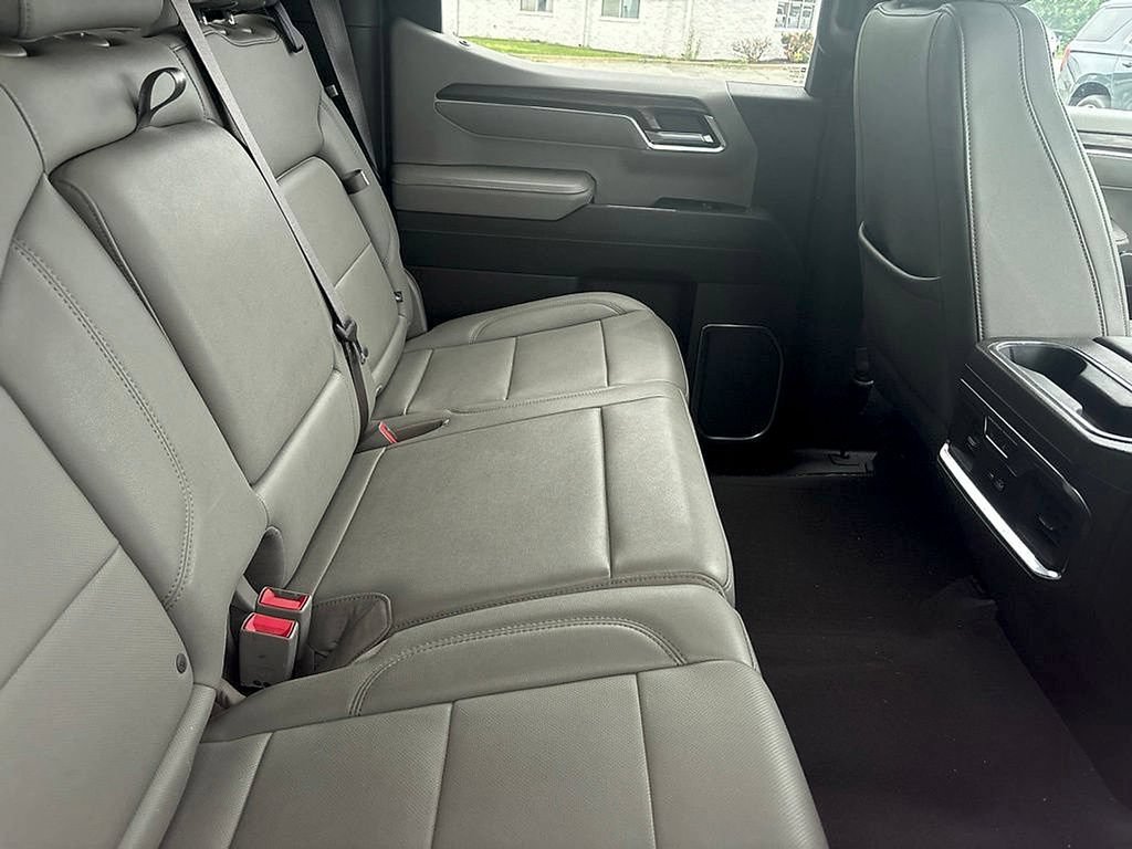 Used 2022 GMC Sierra 1500 SLT w/ SLT Convenience Package AWD/4WD image 12