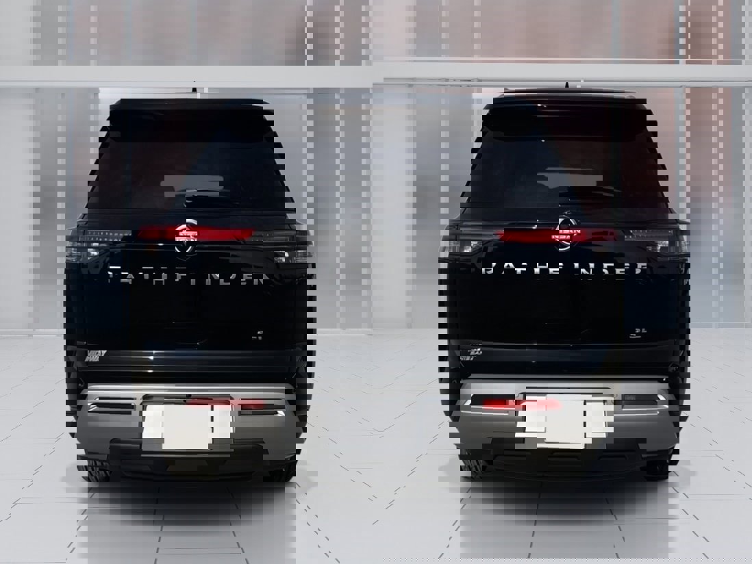 New 2025 Nissan Pathfinder SL image 4
