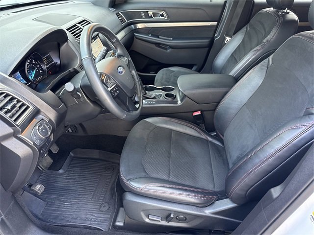 Used 2019 Ford Explorer XLT w/ Equipment Group 202A image 11