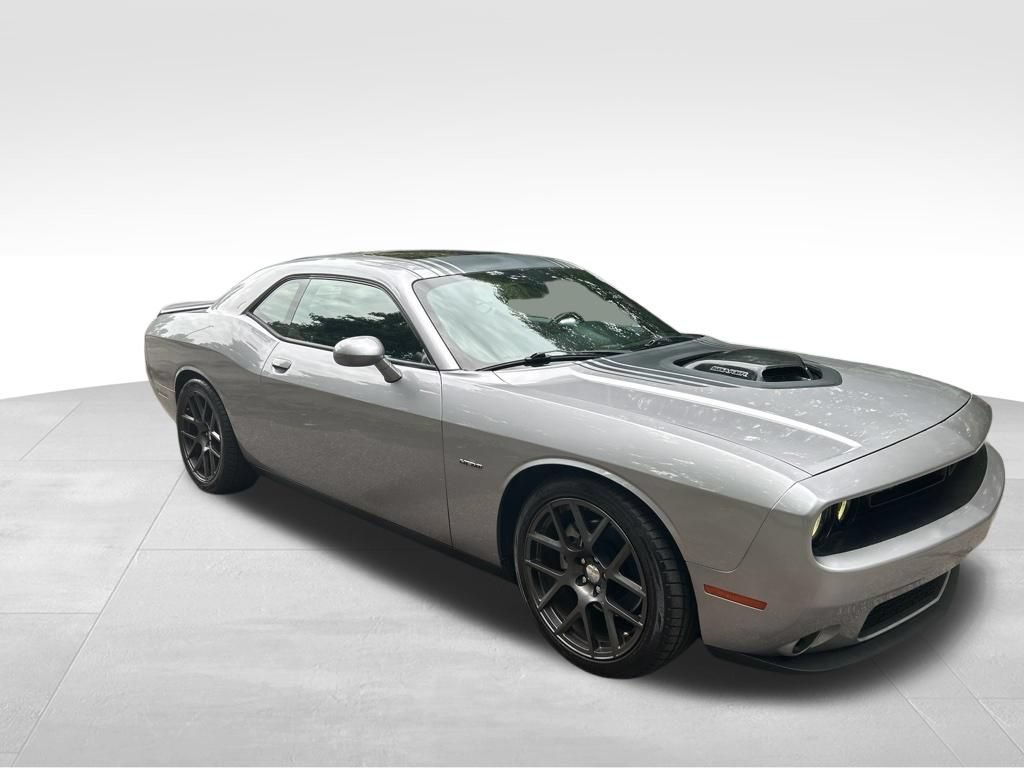 Used 2016 Dodge Challenger R/T RWD image 8