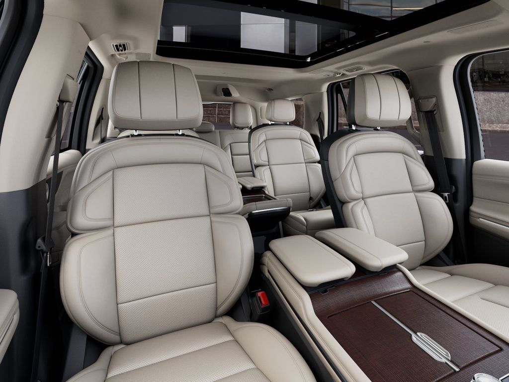 New 2027 Lincoln Navigator Reserve AWD/4WD image 10