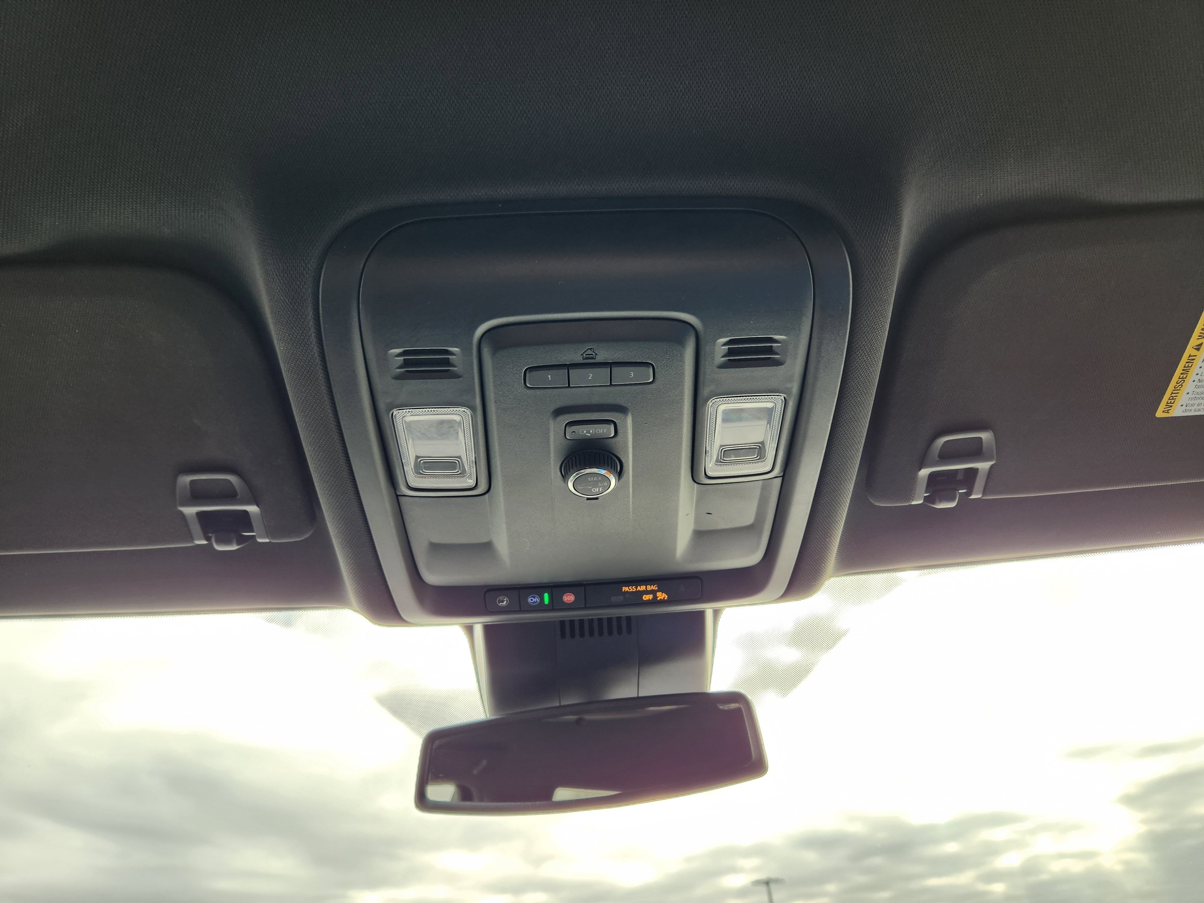 Used 2024 GMC Yukon XL SLT image 19