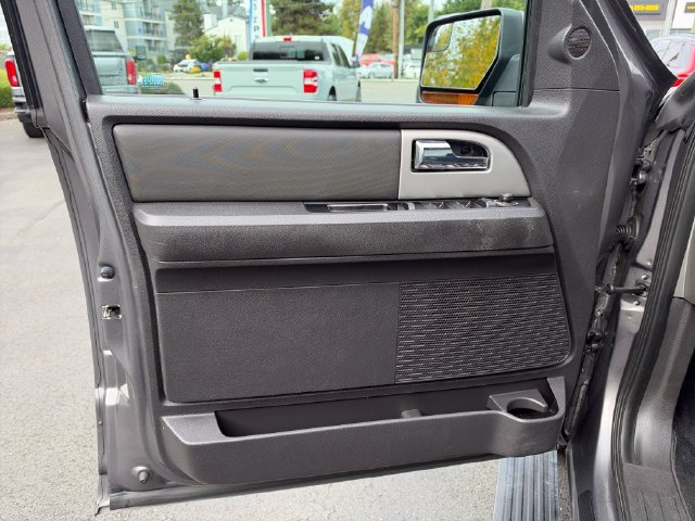 Used 2014 Ford Expedition Limited w/ Equipment Group 301A AWD/4WD image 26