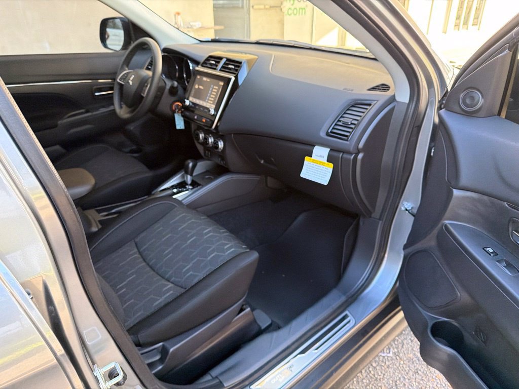 New 2027 Mitsubishi Outlander Sport ES FWD image 18