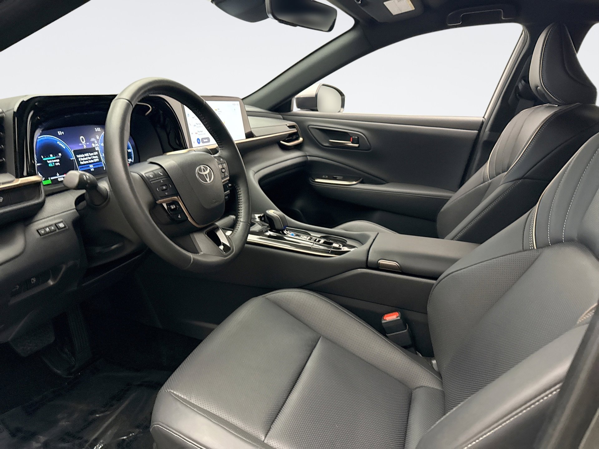 Used 2025 Toyota Crown XLE AWD/4WD image 10