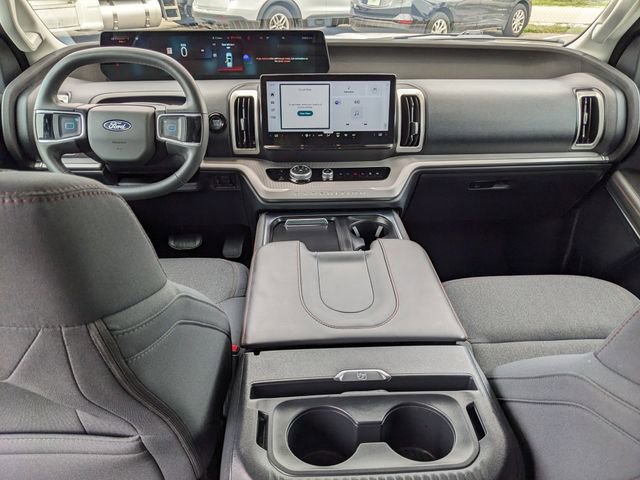 Used 2025 Ford Expedition Max Active RWD image 14