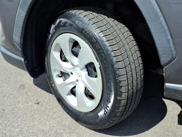 Used 2023 Toyota RAV4 LE FWD image 8