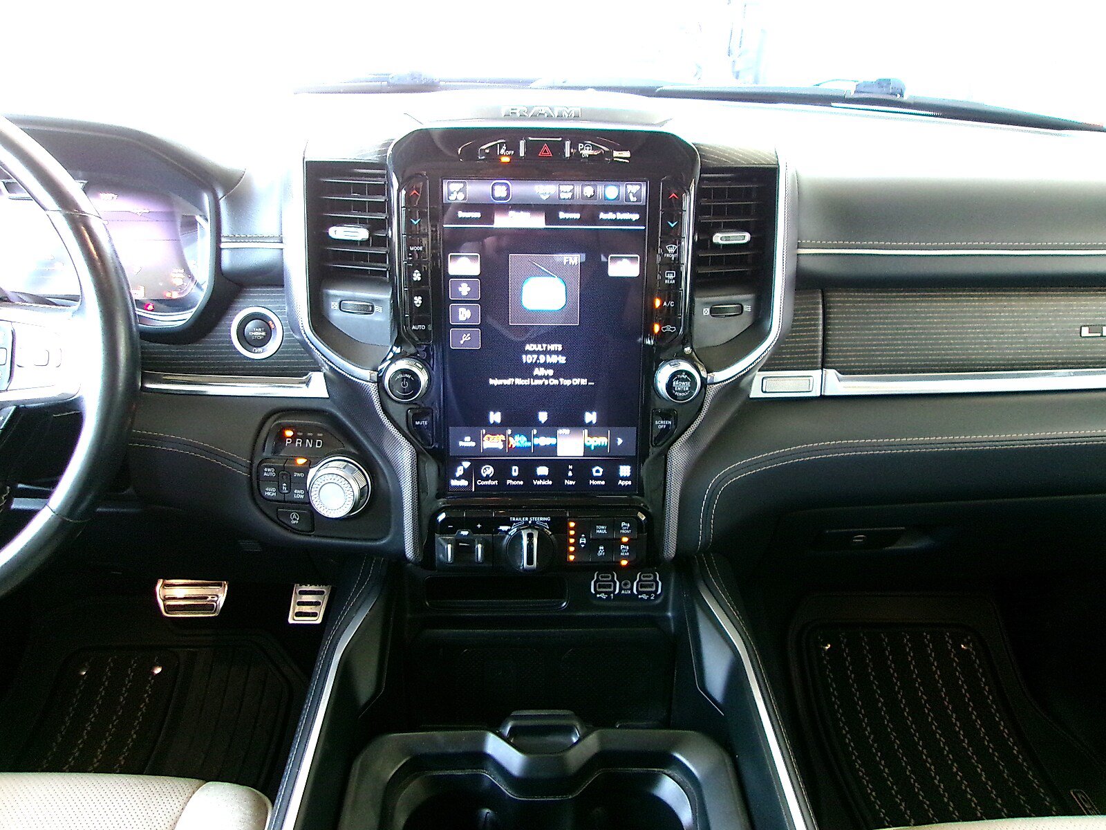 Used 2024 RAM 1500 Limited AWD/4WD image 16