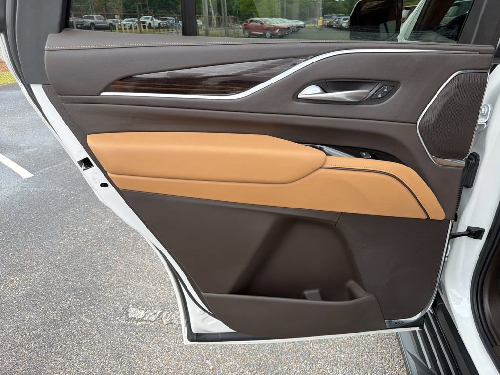 Used 2021 Cadillac Escalade Premium Luxury RWD image 20