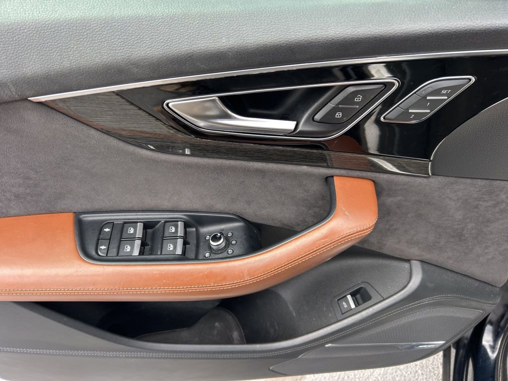 Used 2018 Audi Q7 3.0T Prestige image 4