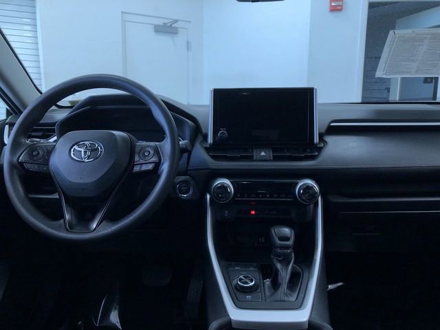Used 2025 Toyota RAV4 XLE image 18