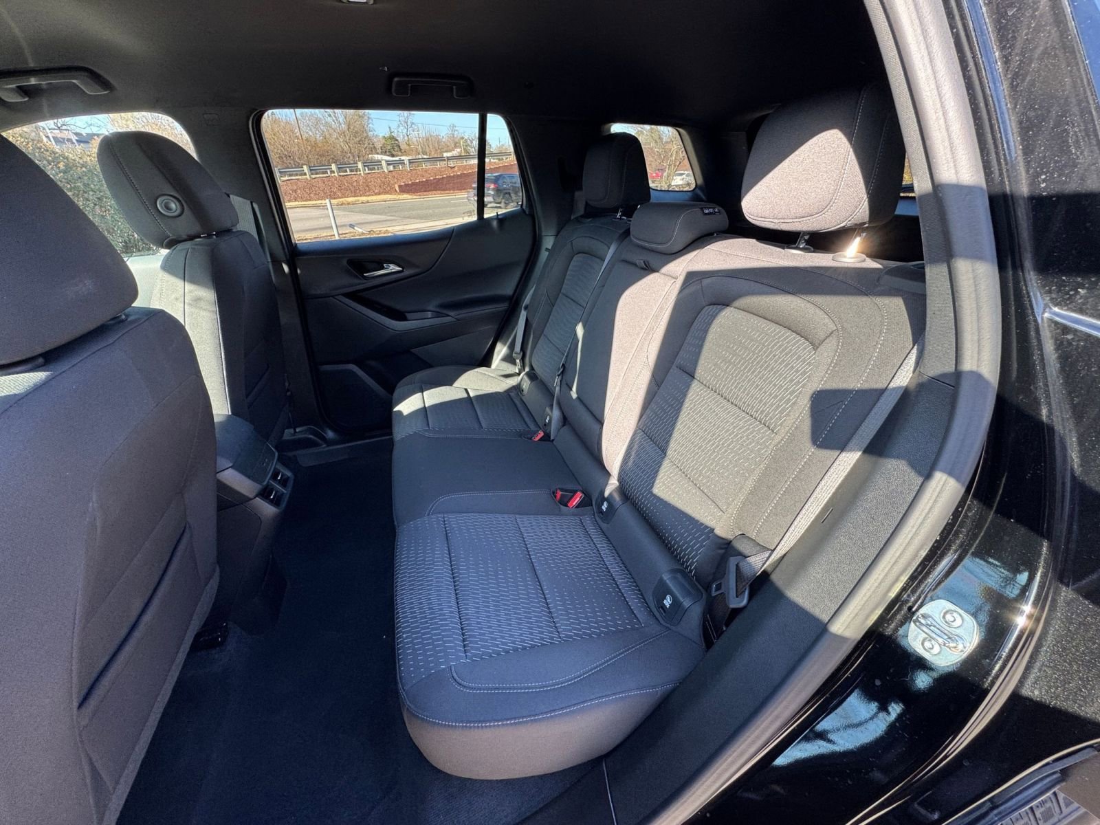 Used 2025 Chevrolet Equinox LT image 32