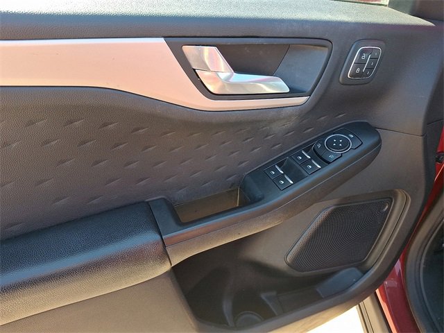 Used 2020 Ford Escape SEL image 12