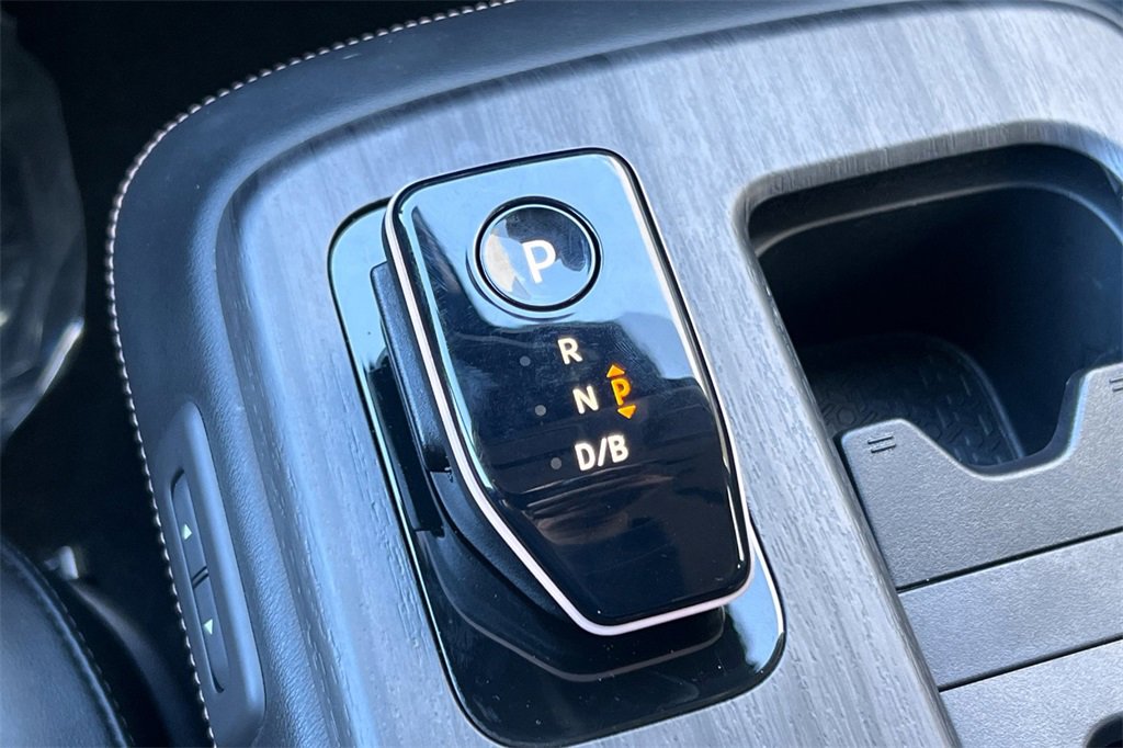 Used 2023 Nissan Ariya AWD image 23