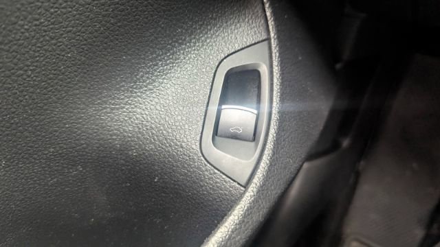 Used 2017 Volkswagen Passat 1.8T S image 30