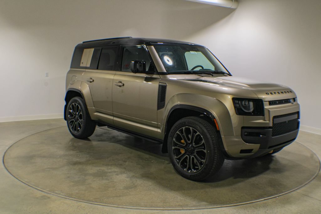 New 2026 Land Rover Defender 110 AWD/4WD image 8