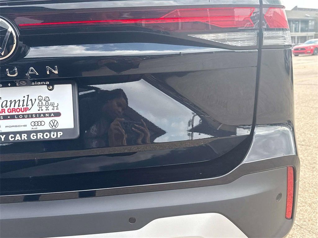 New 2026 Volkswagen Tiguan SE image 9