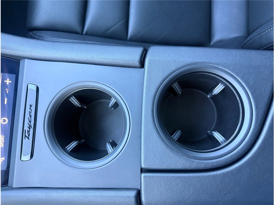 Used 2020 Porsche Taycan 4S image 22