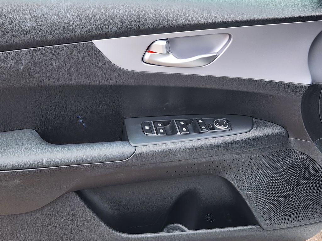 Used 2024 Kia Forte LXS w/ LXS Technology Package FWD image 21