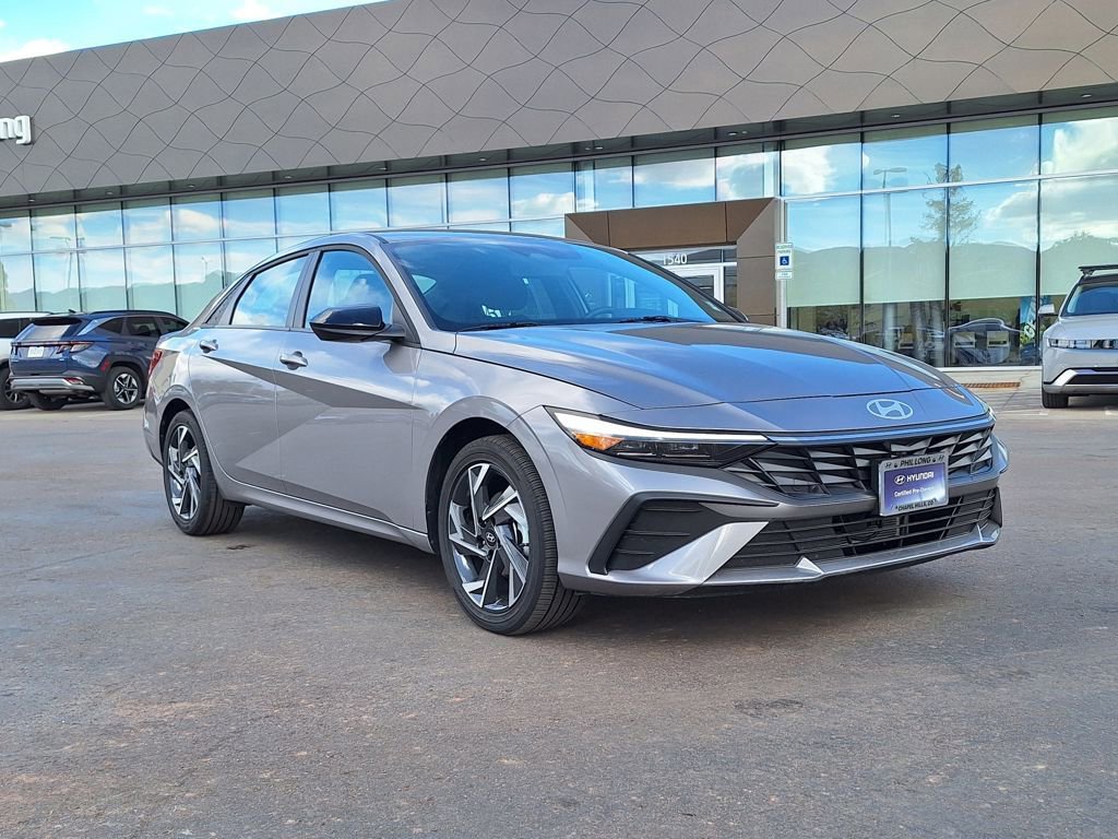 New 2025 Hyundai Elantra SEL image 1