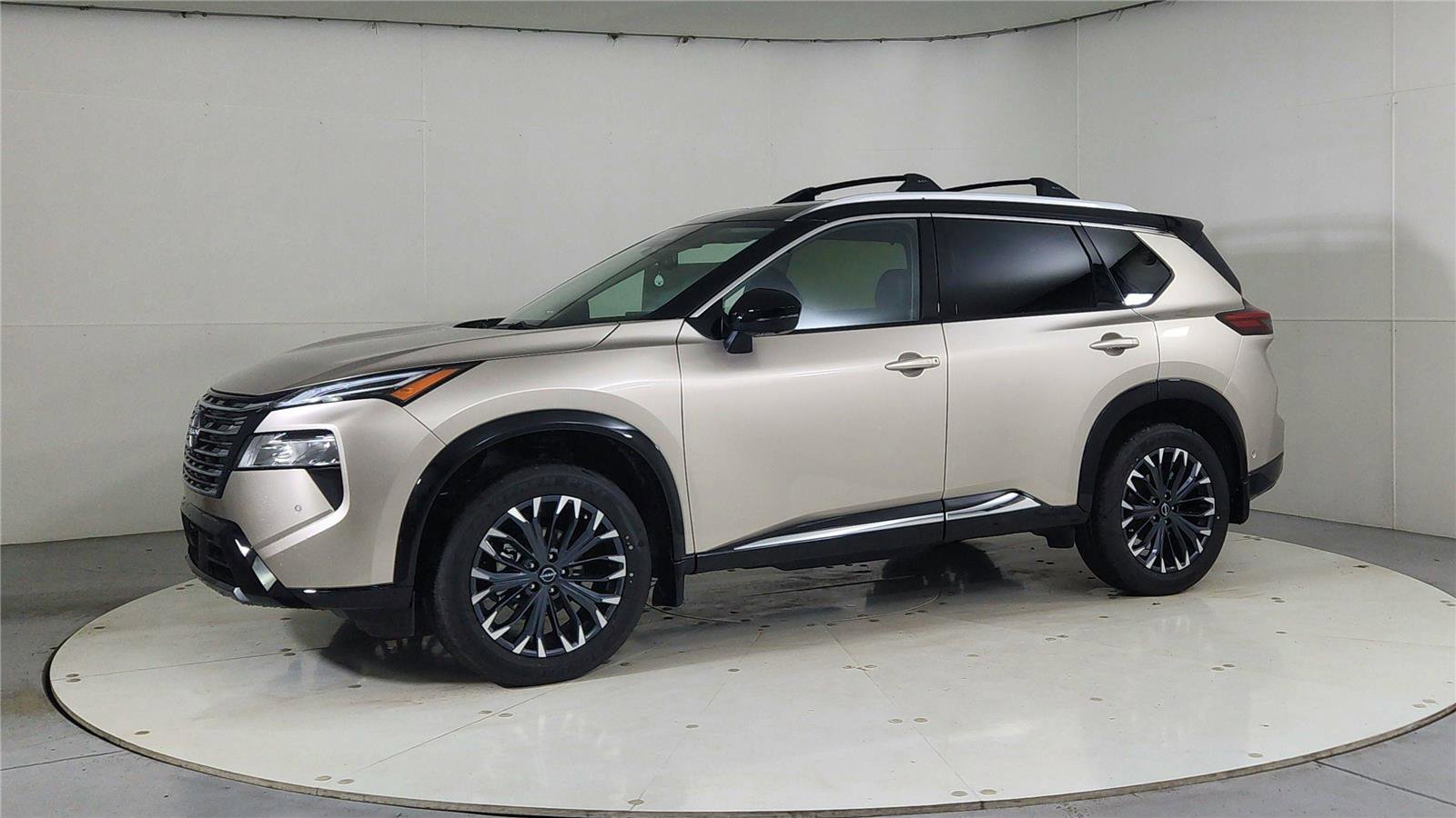 New 2026 Nissan Rogue Platinum w/ Platinum Premium Package image 3