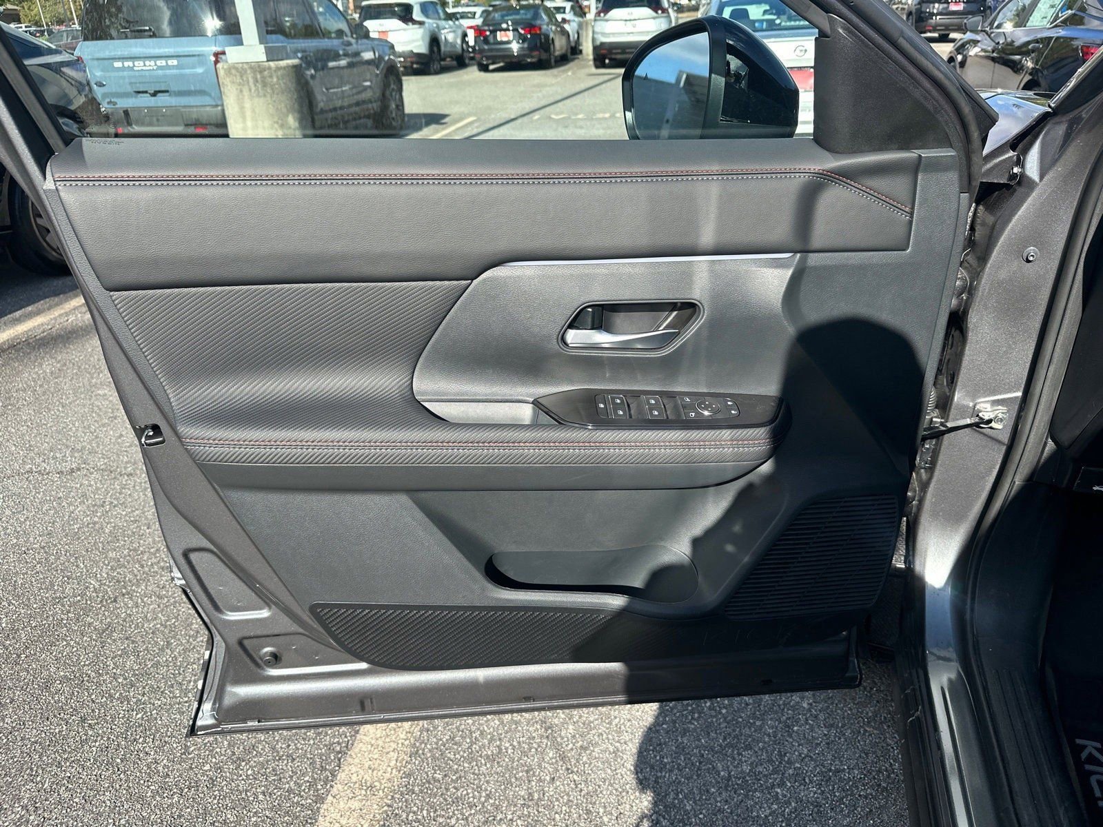 New 2026 Nissan Kicks SR image 10