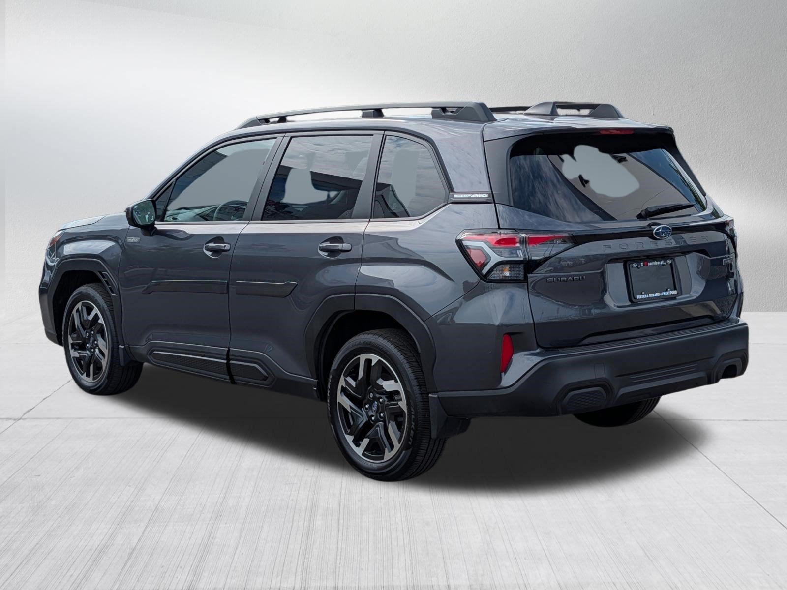 Used 2025 Subaru Forester Premium AWD/4WD image 5