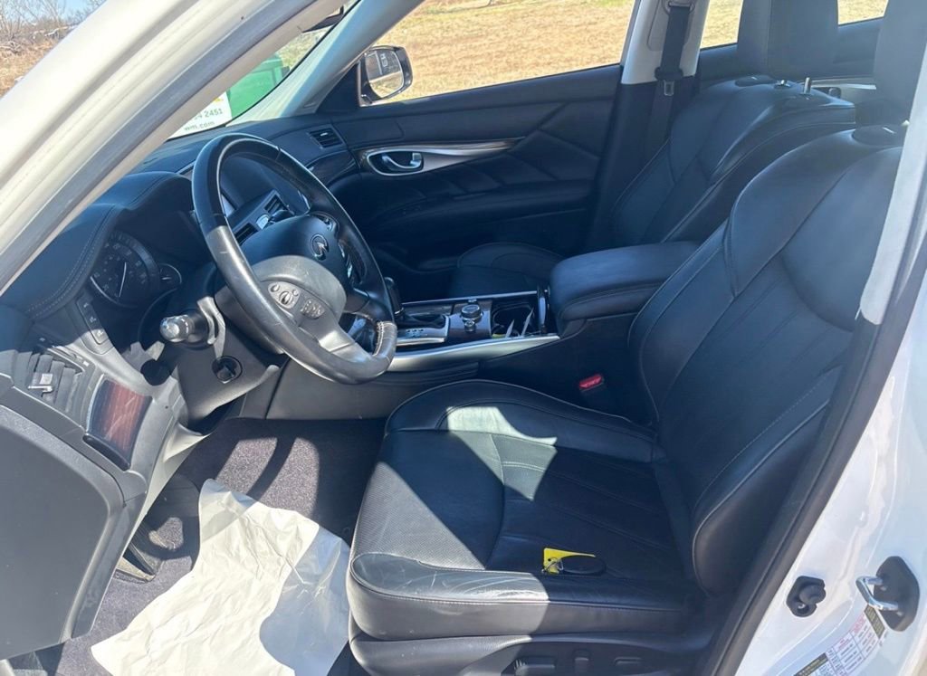 Used 2019 INFINITI Q70 L 5.6 w/ Sensory Package image 9