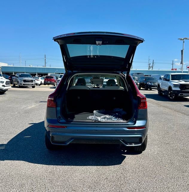 New 2026 Volvo XC60 B5 Ultra w/ Climate Package image 9