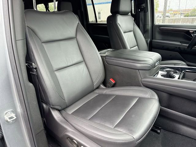 Used 2025 Chevrolet Suburban Z71 AWD/4WD image 26