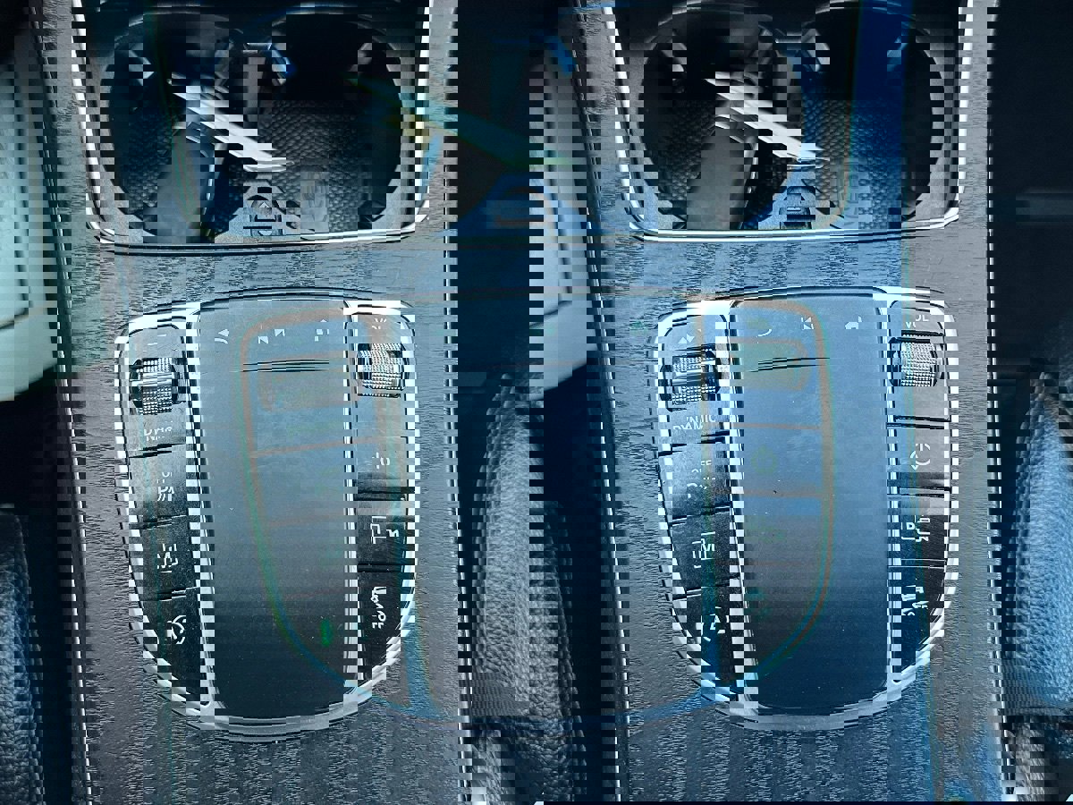 Used 2021 Mercedes-Benz GLC 300 image 18