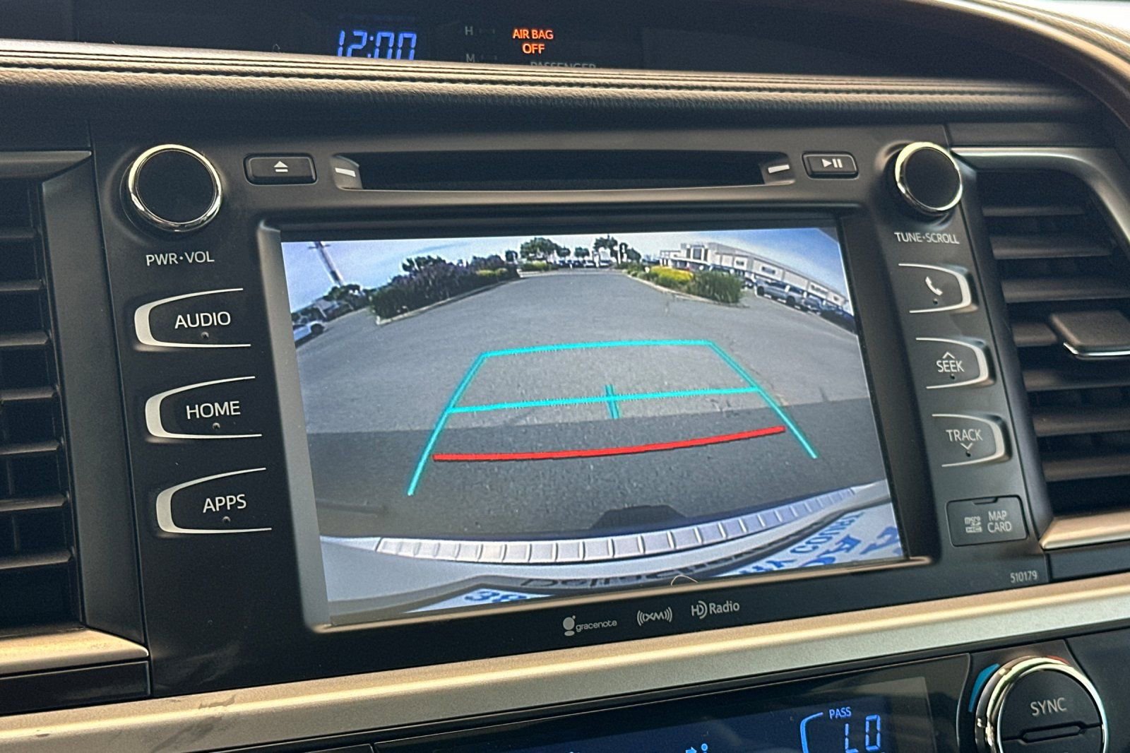 Used 2017 Toyota Highlander XLE image 21