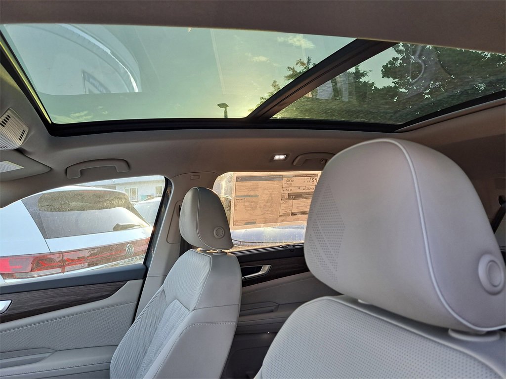 New 2026 Volkswagen Atlas SEL Premium R-Line image 8