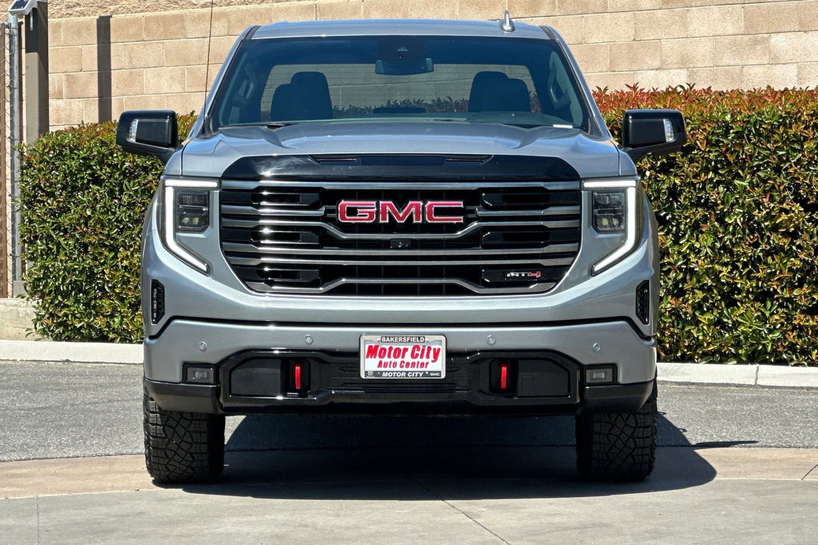 Certified 2025 GMC Sierra 1500 AT4 image 9