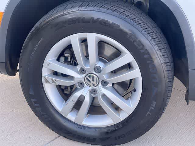 Used 2016 Volkswagen Tiguan S FWD image 9