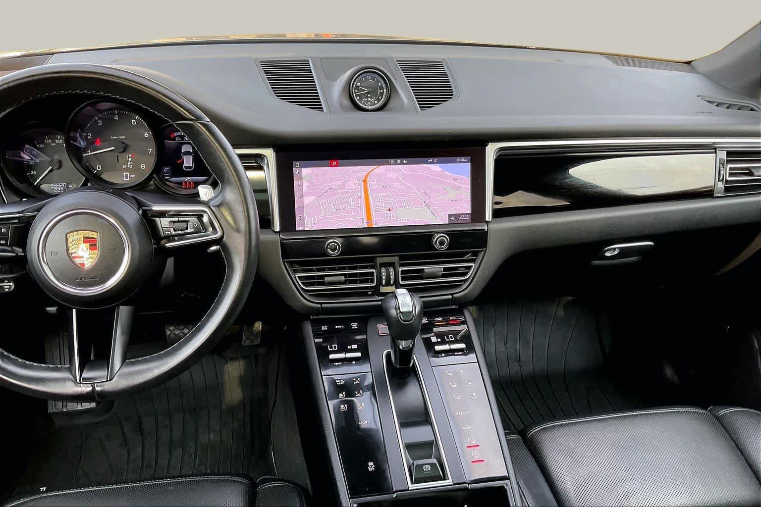 Used 2024 Porsche Macan AWD/4WD image 7