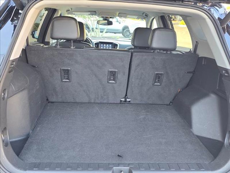 Certified 2023 GMC Terrain SLT image 7