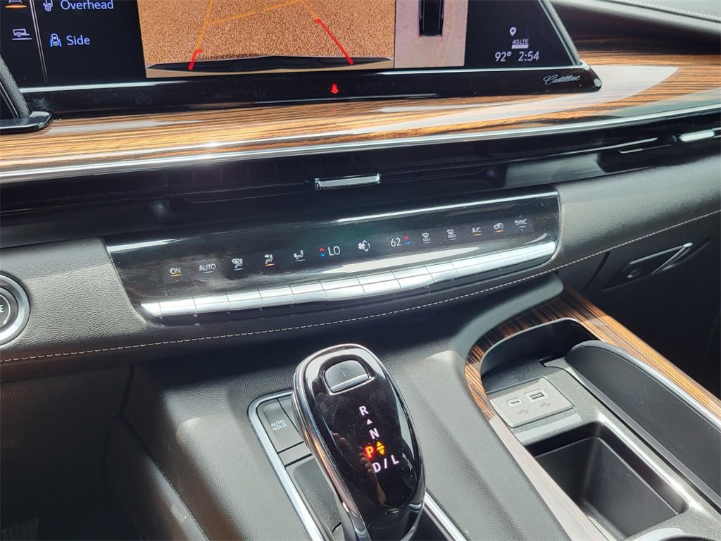 Used 2023 Cadillac Escalade Premium Luxury image 29