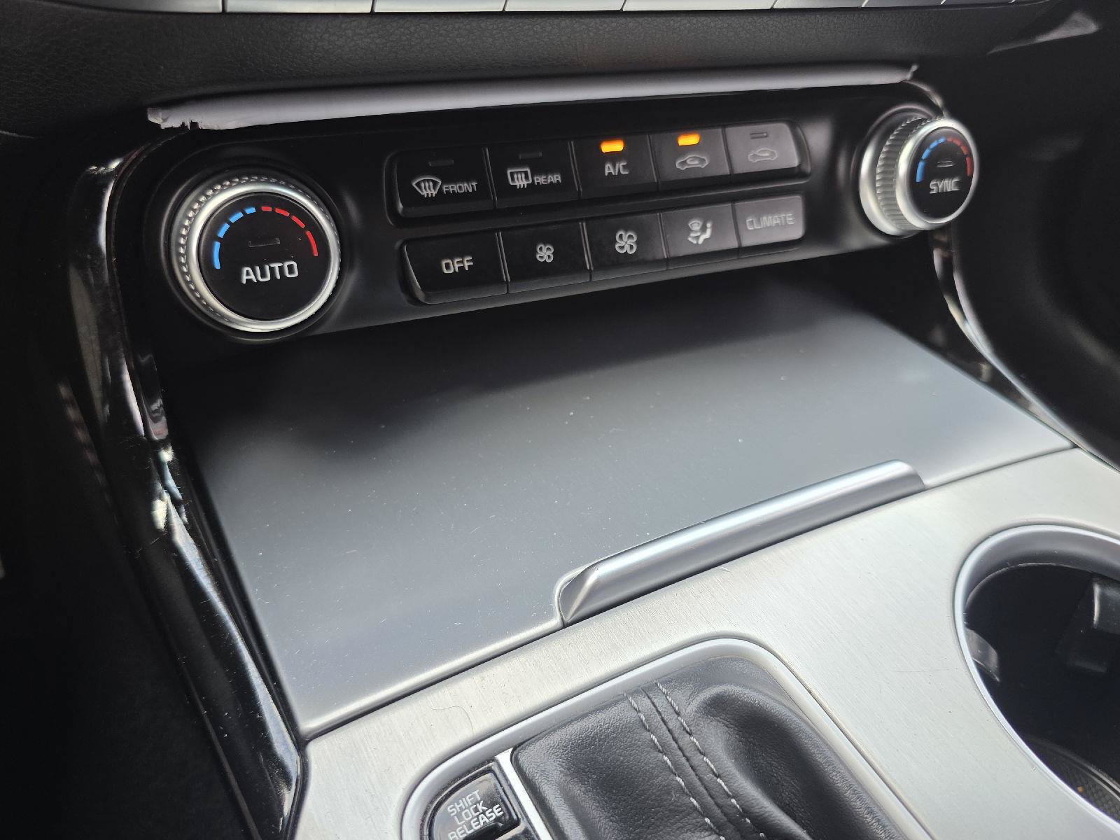 Used 2020 Kia Stinger GT1 AWD/4WD image 19