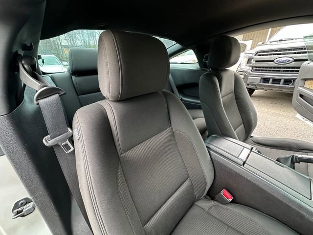 Used 2013 Ford Mustang Coupe RWD image 25