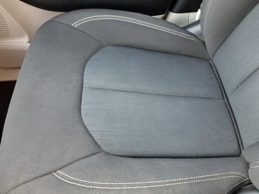 Used 2020 Chrysler Voyager LX w/ Cold Weather Group FWD image 31