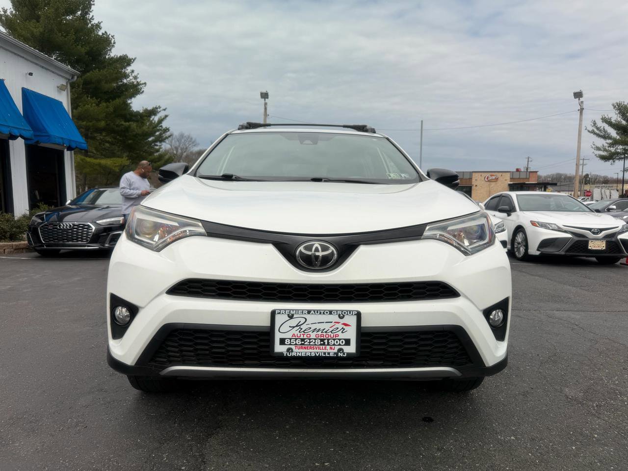 Used 2018 Toyota RAV4 SE w/ Power Extra Value Package AWD/4WD image 2