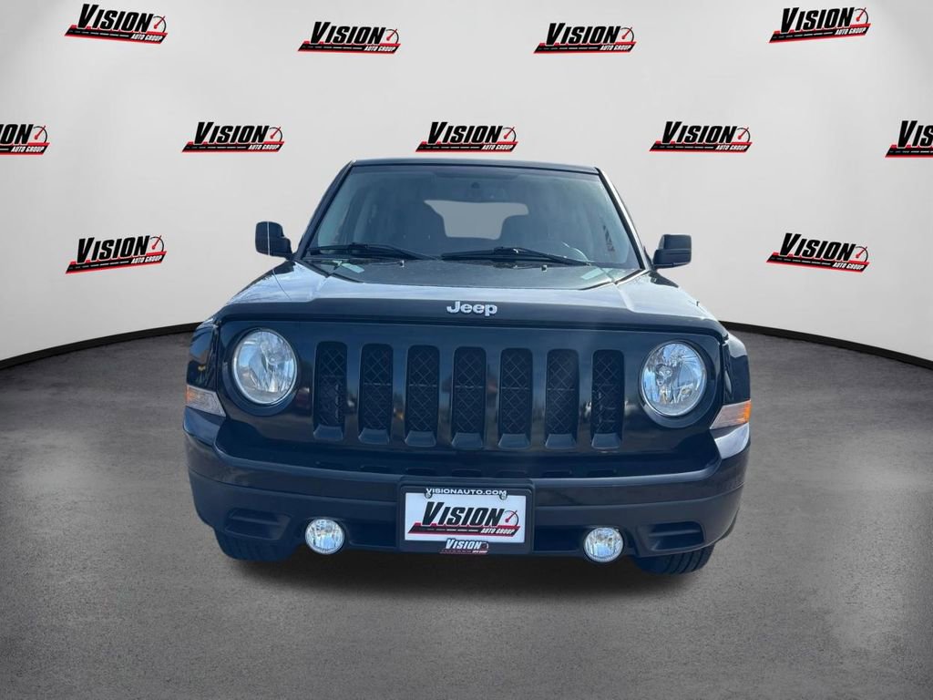 Used 2016 Jeep Patriot Latitude image 2