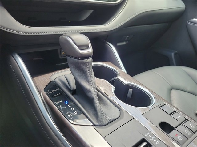 Used 2023 Toyota Highlander Platinum image 5