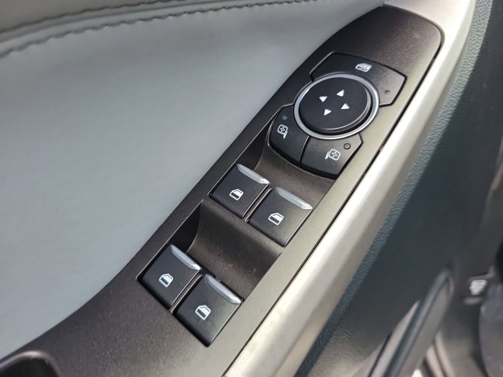 Used 2024 Ford Explorer XLT w/ Equipment Group 202A image 15