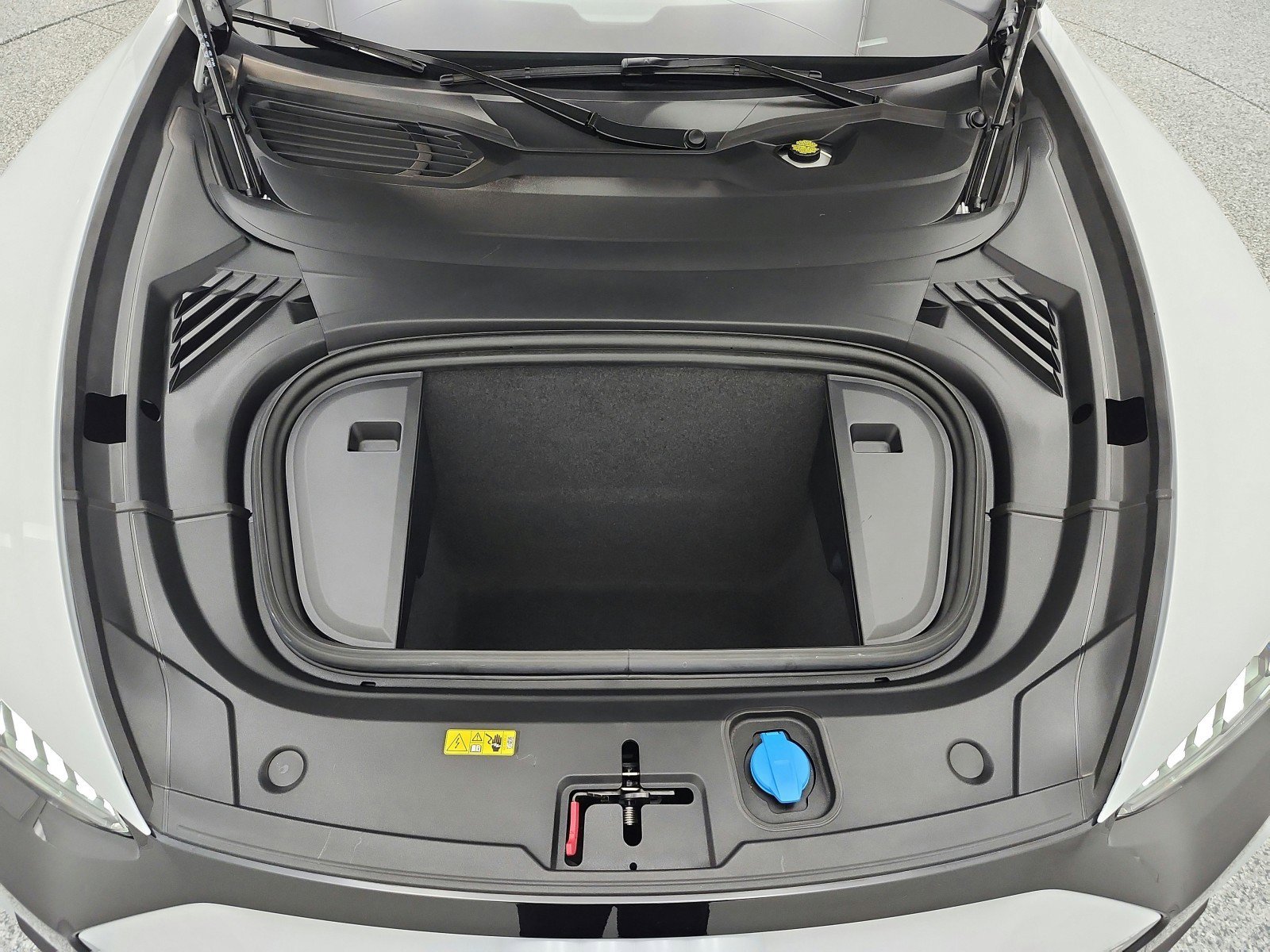 Used 2024 Audi e-tron GT Prestige image 16