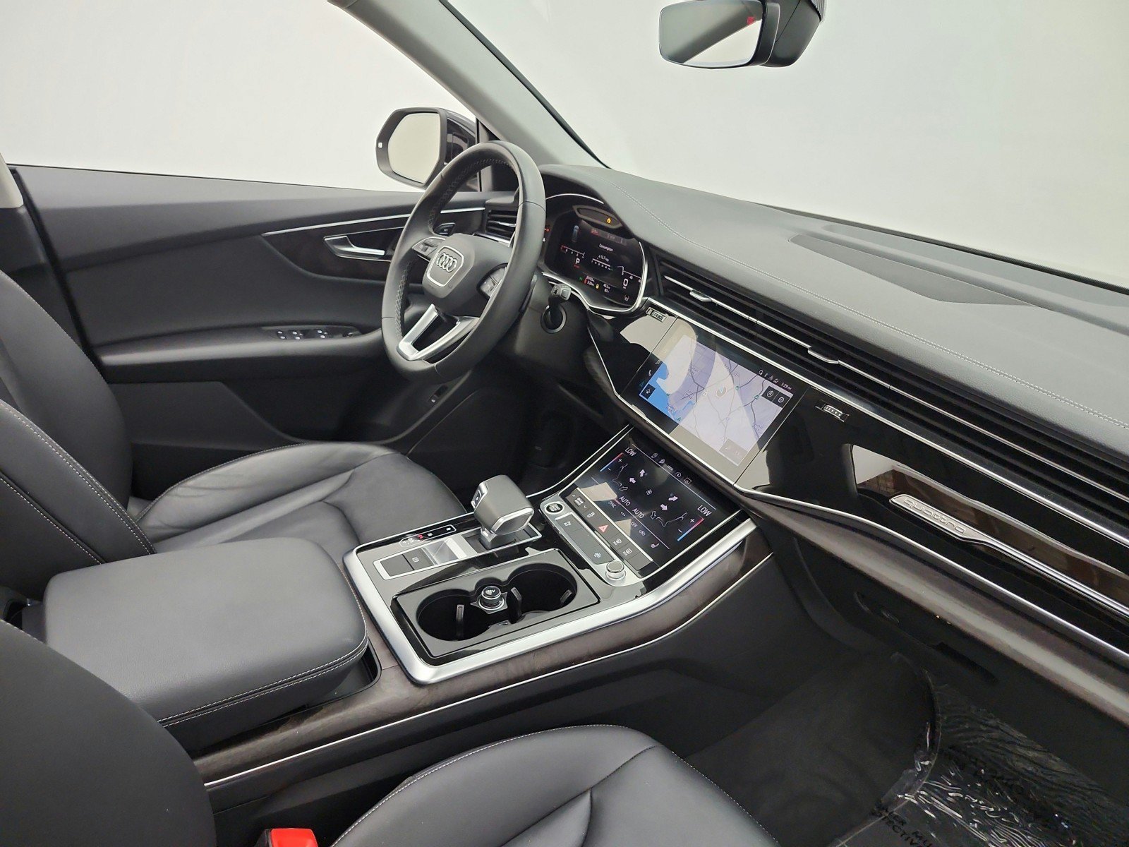 Used 2023 Audi Q8 Premium w/ Convenience Package AWD/4WD image 18