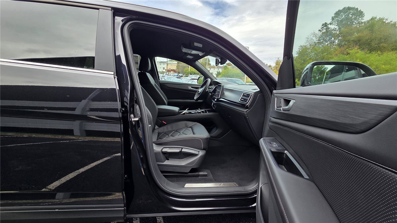 New 2026 Volkswagen Atlas Cross Sport SE AWD/4WD image 29