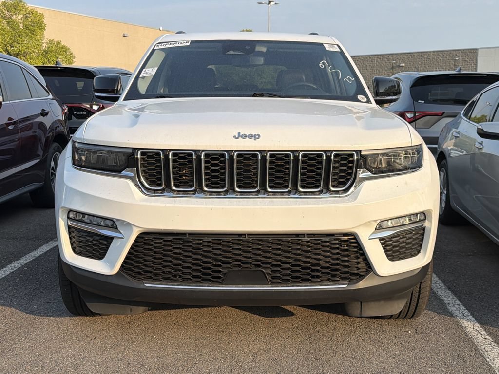 Used 2023 Jeep Grand Cherokee Limited AWD/4WD image 2